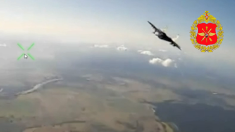 VIDEO: Dron ruso 'sorprende' a un caza ucraniano en tierra y lo incinera en un instante