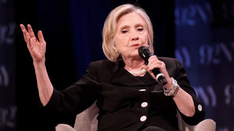 Hillary Clinton: EE.UU. está en "un verdadero embrollo" por el conflicto con Irán