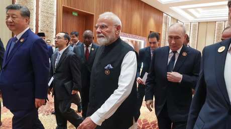 Putin, Xi y Modi, de la mano y entre sonrisas: la IMAGEN de la cumbre de los BRICS