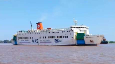 Barco de pasajeros se hunde en Indonesia con más de 240 personas a bordo
