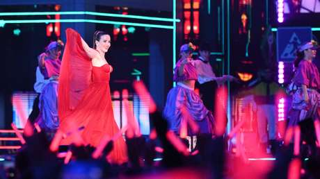 VIDEO: Natalia Oreiro sorprende con un saludo en ruso durante un concierto