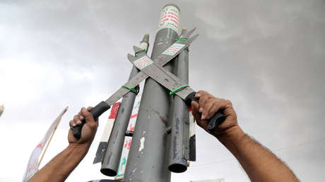 Hutíes de Yemen atacan con misiles balísticos y drones una base aérea en Arabia Saudita