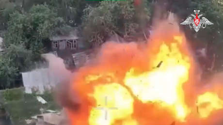 VIDEO: Bombarderos rusos arrasan posiciones enemigas con bombas y misiles guiados
