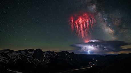 Los 'duendes rojos': el extraño fenómeno meteorológico visto en Europa (VIDEOS)