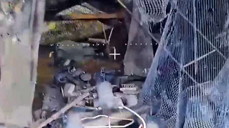 VIDEO: Drones rusos cazan un cañón de producción estadounidense camuflado entre árboles