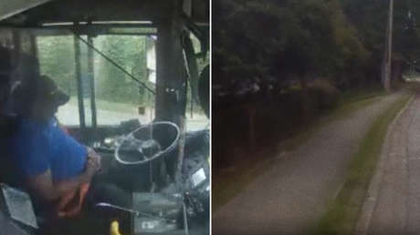 VIDEO: Un conductor de autobús se duerme varias veces al volante y se estrella contra unos árboles