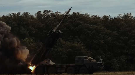 VIDEO: Lanzacohetes múltiple ruso gana un duelo contra su análogo HIMARS fabricado en EE.UU.