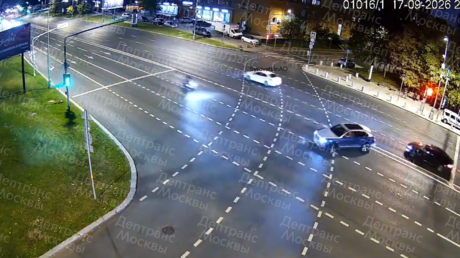 Cruce fatal: muere un motociclista en un accidente de tránsito (VIDEO)