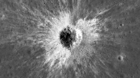 Un gigantesco cráter que solo aparece cada 130 años quedó al descubierto en la Luna