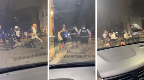 Mejor no salir de noche: pelea de pandillas estalla frente a la Policía (VIDEO)