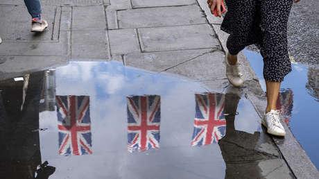 Multimillonario británico afirma que el Reino Unido está en "declive"