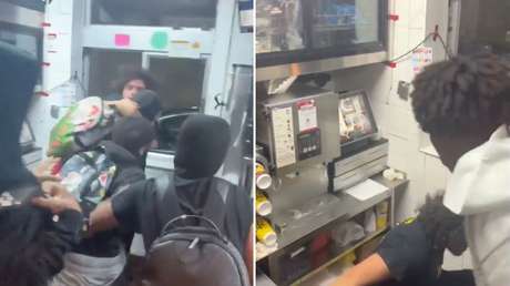 VIDEO: Empleado del autoservicio de un McDonald's recibe una fuerte paliza a manos de adolescentes
