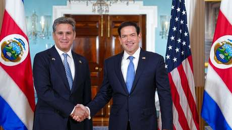 Presidenta de Costa Rica destituye a su canciller por no avisarle de una reunión con Trump
