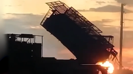 VIDEO: Armas termobáricas incineran puesto de mando ucraniano en Donbass