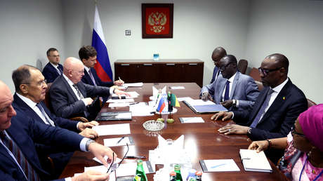 La ministra de Salud de Mali sorprende a su canciller al hablar ruso con Lavrov (VIDEO)