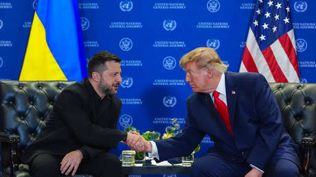 VIDEO: Misterioso gesto de Trump tras apretón de manos con Zelenski enloquece la Red
