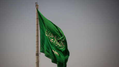 Arabia Saudita no descarta desarrollar armas nucleares, segun inteligencia de EE.UU.