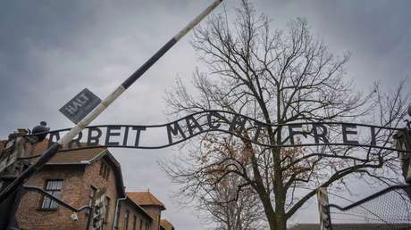 Turista provoca indignación por quejarse del café cerca de Auschwitz (VIDEO) 