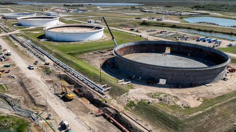 EE.UU. agota su reserva estratégica para contener el aumento del precio del combustible