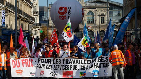 Francia se paraliza por las huelgas: cientos de miles salen a las calles mientras cae la popularidad de Macron (VIDEOS)