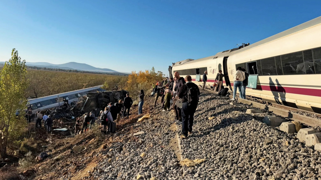 Colisión mortal de dos trenes de pasajeros en España (MINUTO A MINUTO)