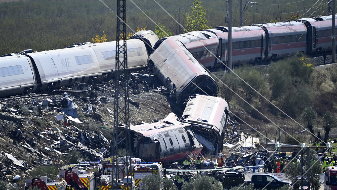 Mortífera colisión de trenes en España: qué se sabe hasta ahora