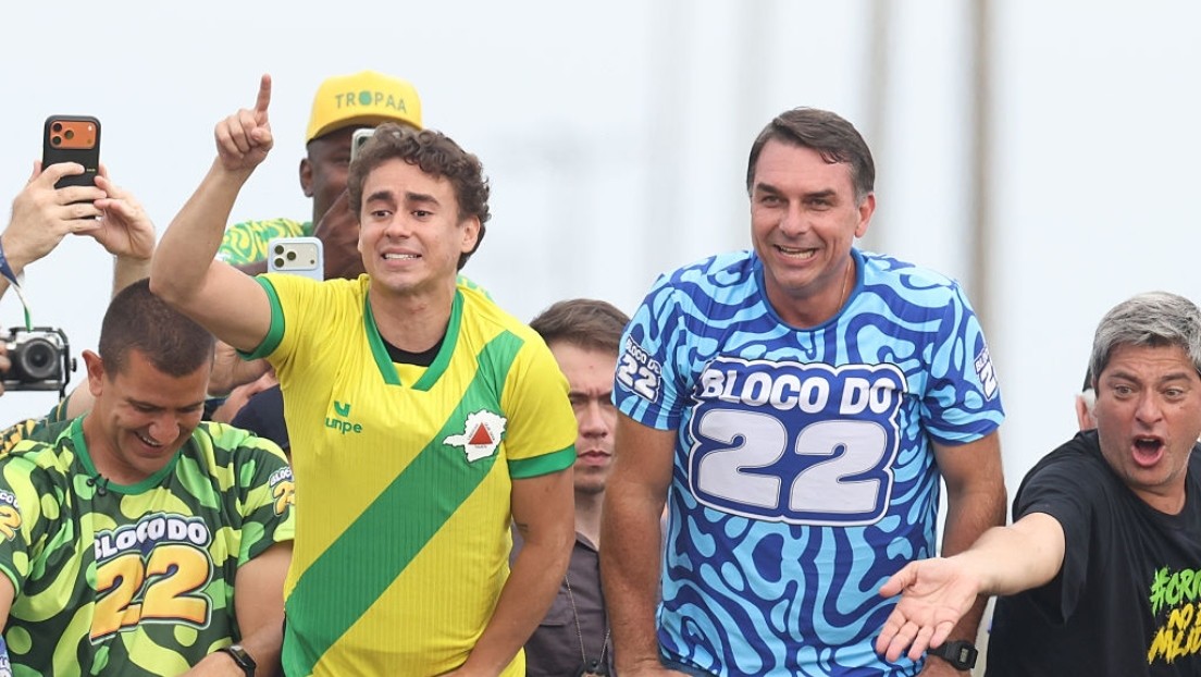 Flávio Bolsonaro se declara "verdadero presidente electo" desde EE.UU.