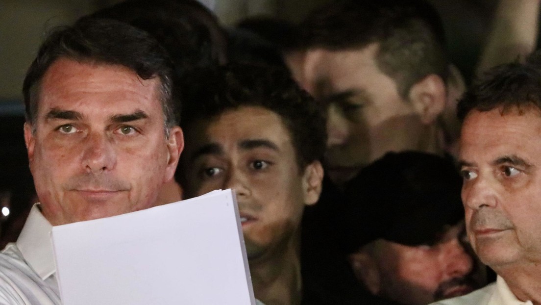 Flávio da marcha atrás y borra su autoproclamación como "presidente electo" en su carta desde EE.UU.