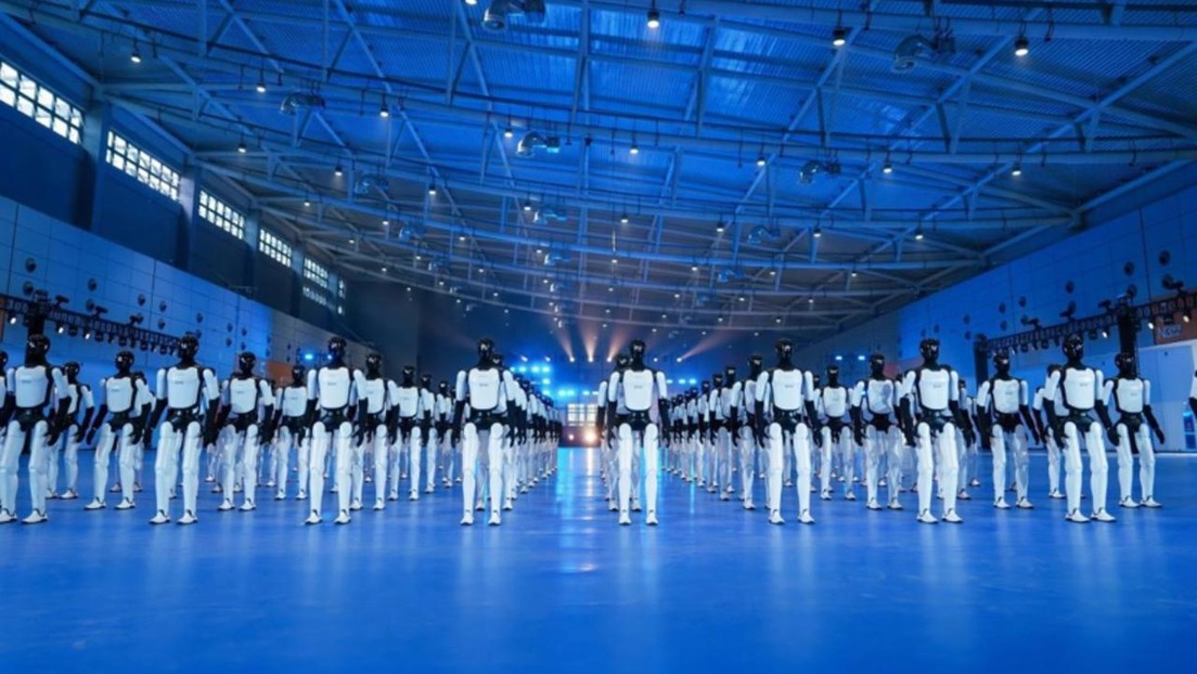 110 robots humanoides rompen récord Guinness con un impresionante baile sincronizado