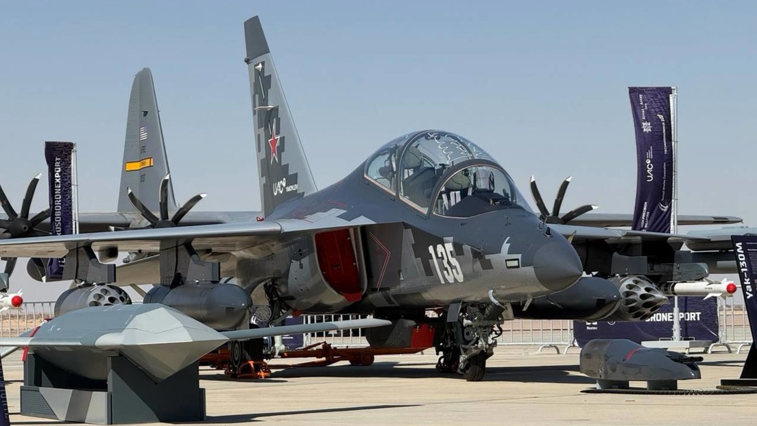 Un avión escuela que también puede entrar en combate: qué es el modernizado 'pupitre volador' ruso Yak-130M