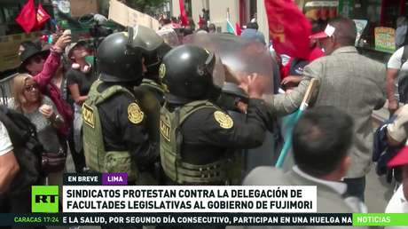 Sindicatos protestan contra la delegación de facultades legislativas al Gobierno de Fujimori