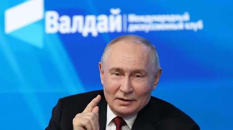 Putin: "Cualquiera puede cometer un error. Solo un idiota se obstina en el error"