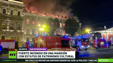 Fuerte incendio en una mansión de San Petersburgo catalogada como patrimonio cultural