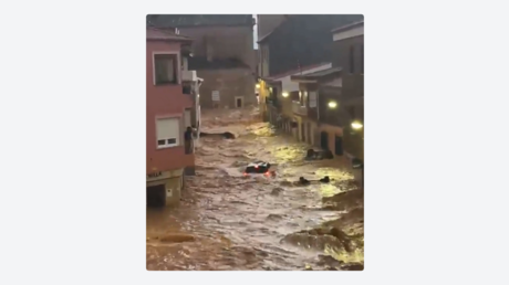 VIDEO: Calles se convierten en ríos en una localidad española en medio de graves inundaciones
