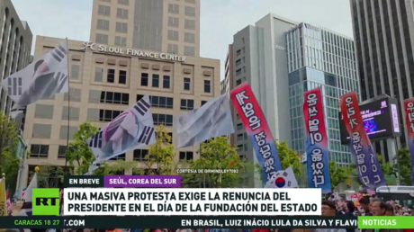 Una masiva protesta exige la renuncia del presidente surcoreano en el día de la fundación del país