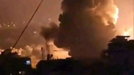 Supuesto MOMENTO en que aviones de combate sauditas bombardean la capital de Yemen (VIDEO)