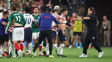 La doble bofetada que encendió el partido México-EE.UU.