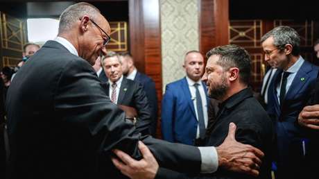 "Fondos ilimitados para la corrupta camarilla de Zelenski?": destrozan a Merz tras su visita a Kiev
