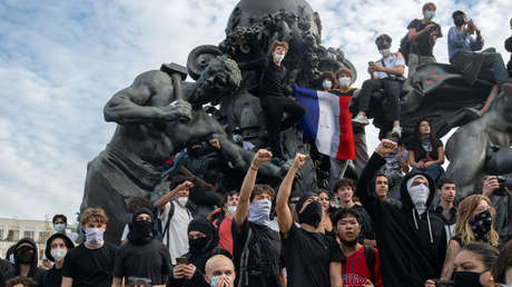 "La Generación Z se ha levantado": las llamas estudiantiles que devoran el legado de Macron