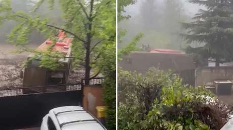VIDEOS: Devastador aluvión arrastra autos y buses por las calles de Santiago de Chile