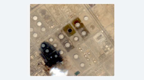 FOTOS: Imágenes por satélite muestran daños en instalación petrolera saudita