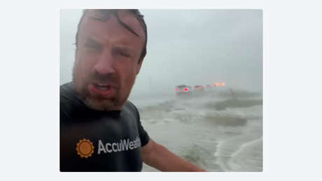VIDEOS: 'Cazador de tormentas' muestra la furia del huracán Isaías en la costa de Florida