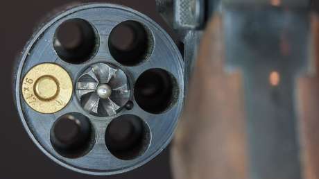 Adolescente mata a otro mientras 'jugaban' a la ruleta rusa y recibe una dura condena
