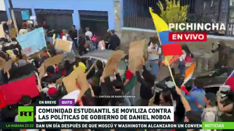 Estudiantes protestan en Ecuador contra las políticas del Gobierno de Noboa