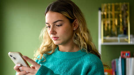 País de la OTAN prohíbe redes sociales a menores de 15 años