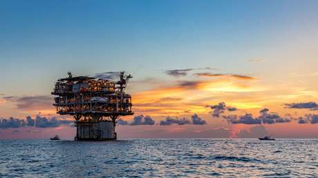 Huracán Isaías hunde la producción de petróleo en el golfo de México