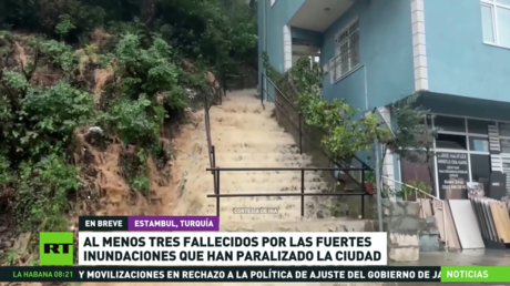 Al menos tres muertos tras las fuertes inundaciones que han paralizado Estambul