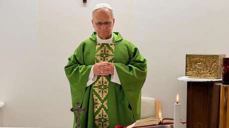 El Vaticano publica las primeras fotos del papa tras su cirugía
