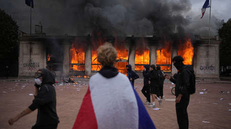 Francia arde: noche violenta en medio de las masivas protestas con saqueos y disturbios (VIDEOS)
