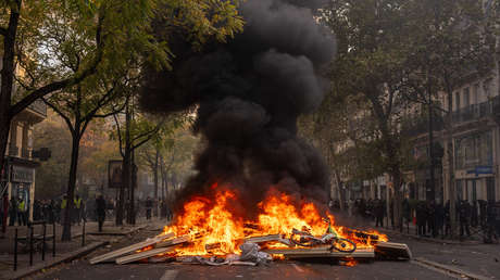 El Gobierno francés pide toques de queda en varias ciudades en medio de la explosión de violencia